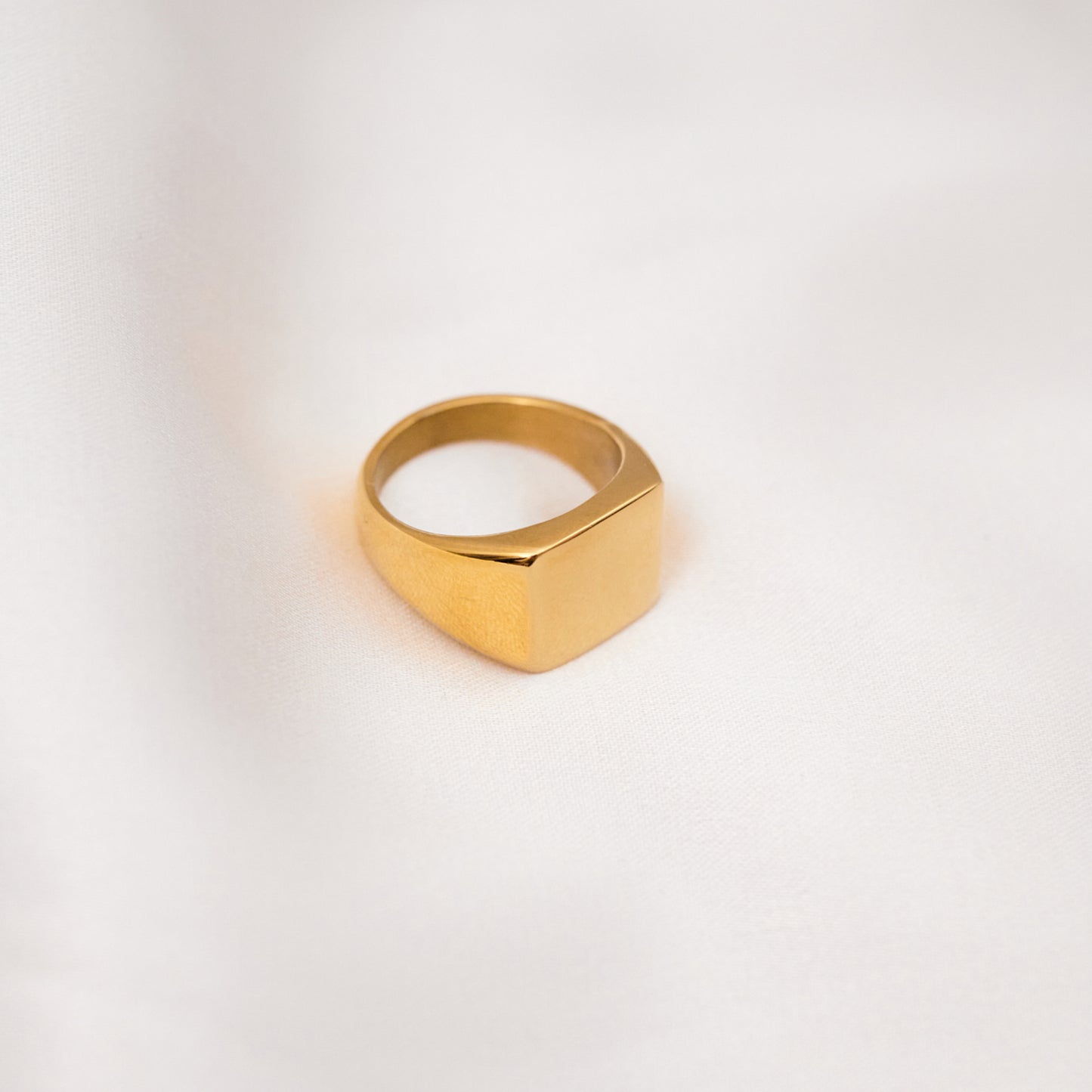 Chevalier Ring