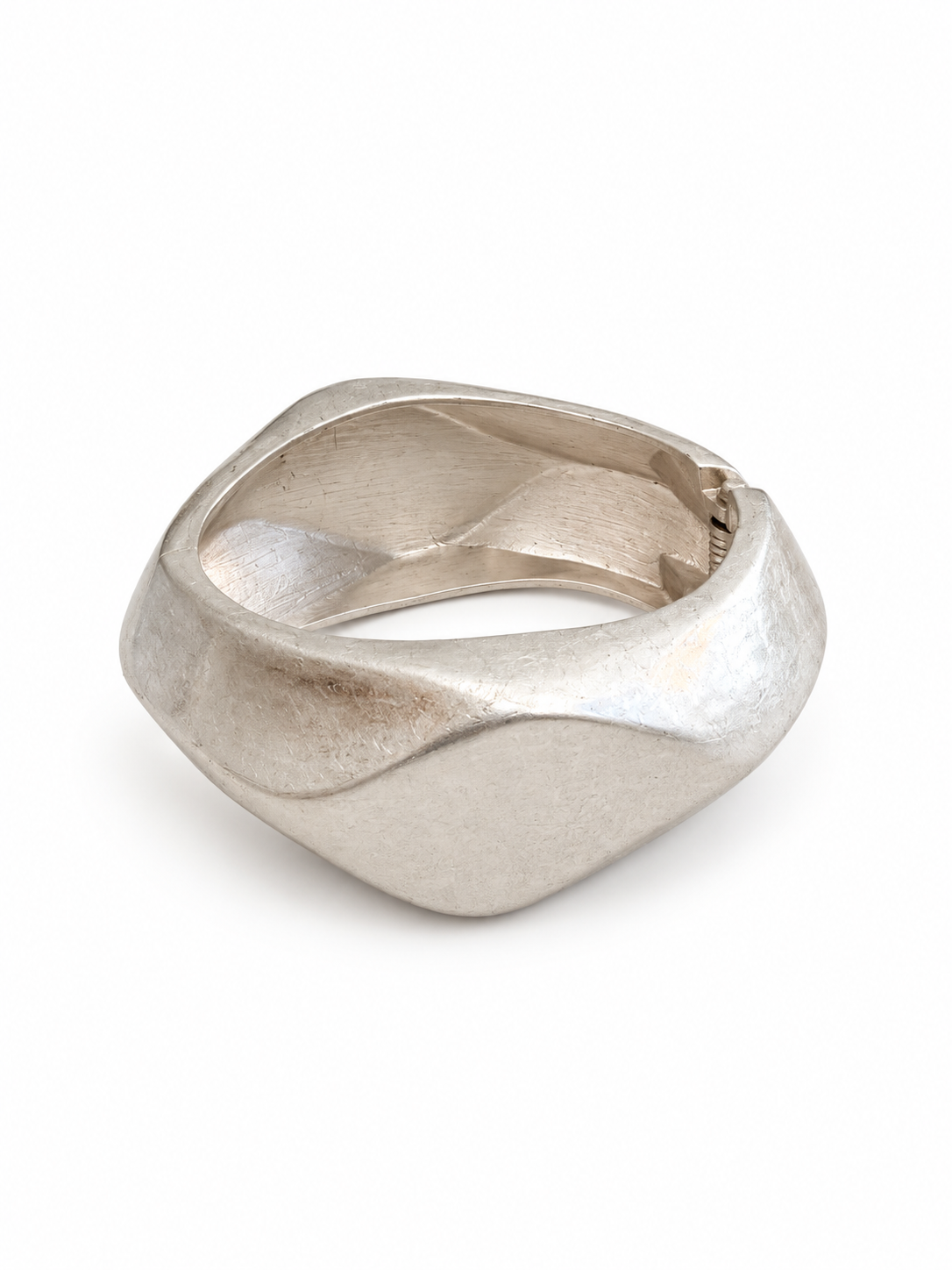 Elia Handcuff