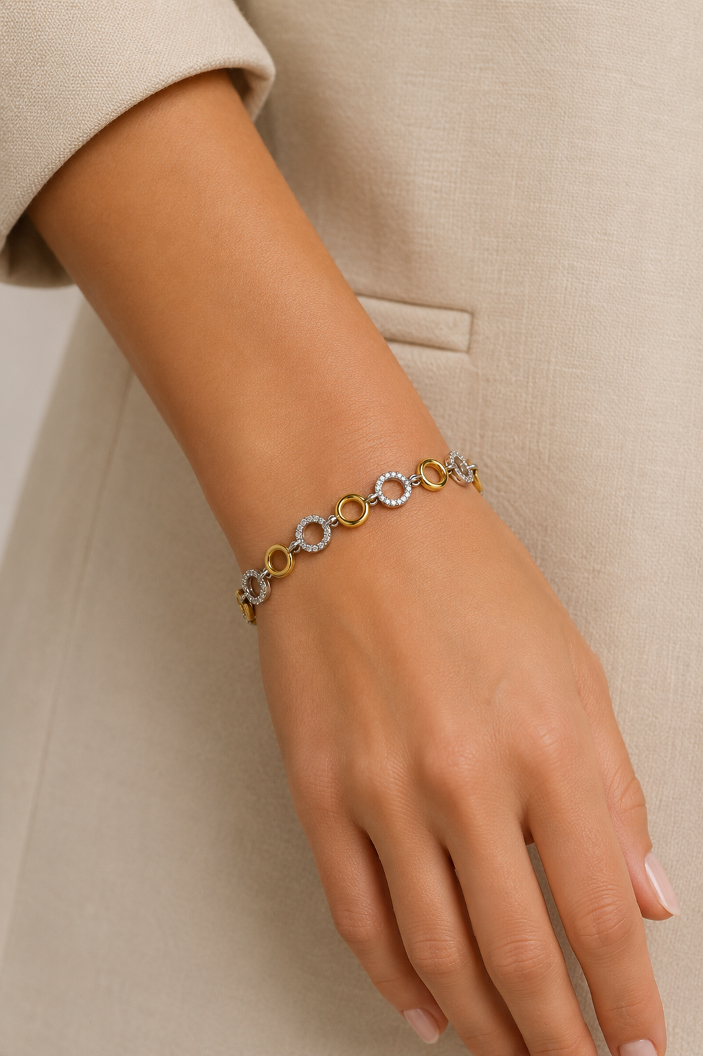 Riviera Vacuum Bracelet