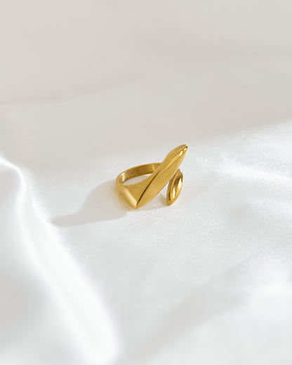 Menthia Chevalier Ring